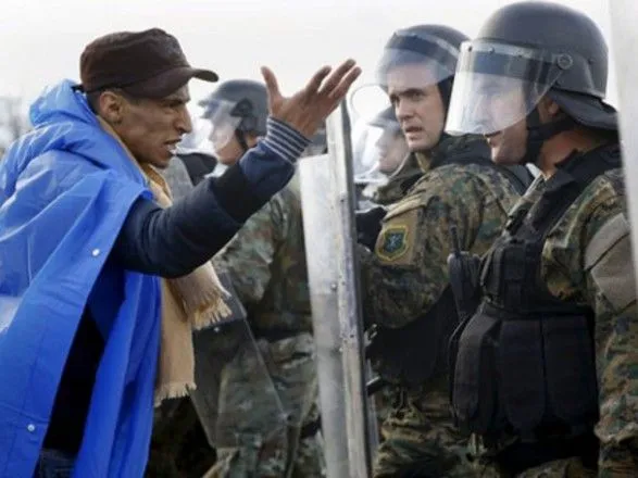 У Греції через фейкову новину відбулися сутички поліції з мігрантами