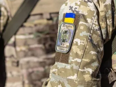 Вражеский снайпер ранил пограничника на КПВВ "Марьинка"