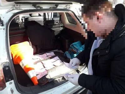 Патрульного полиции поймали на взятке в Кировоградской области
