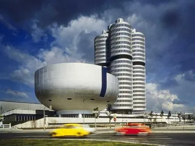 У BMW вирішили відкласти до резервного фонду 1 млрд євро після звинувачень в змові