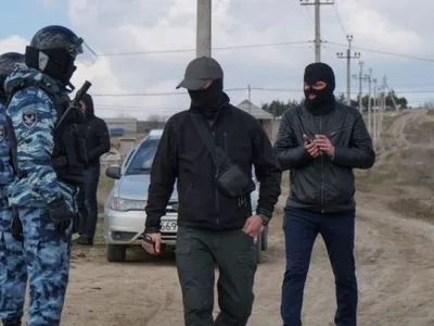 Обнародован полный список задержанных во время массовых обысков в Крыму