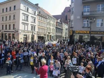 В Польше ученики поддержали бастующих учителей