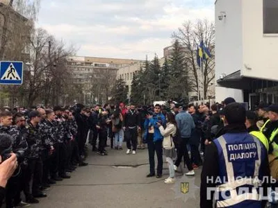 В полиции заверили, что активисты Нацкорпуса прошли от ГПУ до АП без нарушений