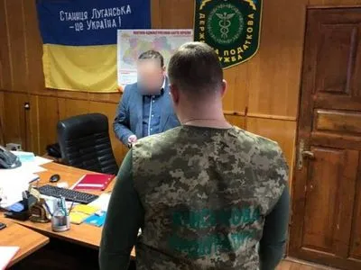 На Луганщині викрили на хабарі начальника фіскальної служби