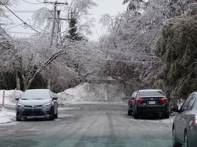 Ледяной шторм в Канаде оставил без электричества более 140 тыс. человек