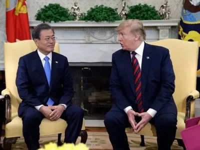 Трамп: ми обговорюємо можливість нових зустрічей з Кім Чен Ином