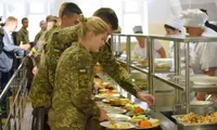 В этом году все военные части переведут на улучшенное питание