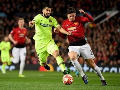 Гол в свои ворота игрока "Манчестер Юнайтед" принес "Барселоне" победу в ЛЧ