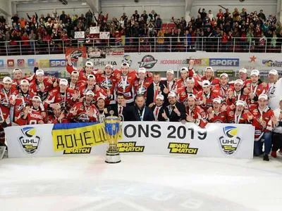 ХК "Донбасс" в четвертый раз подряд стал чемпионом Украины по хоккею