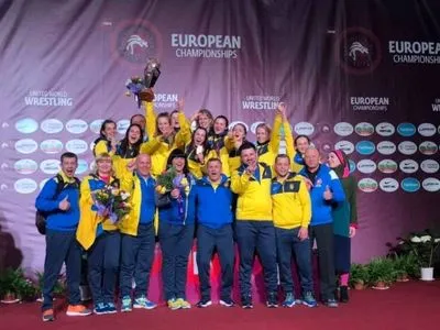 Женская сборная Украины выиграла общекомандный ЧЕ по борьбе