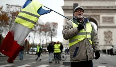Во Франции начались задержания "желтых жилетов"