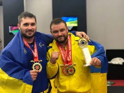 Українець здобув три золоті медалі ЧЄ з важкої атлетики