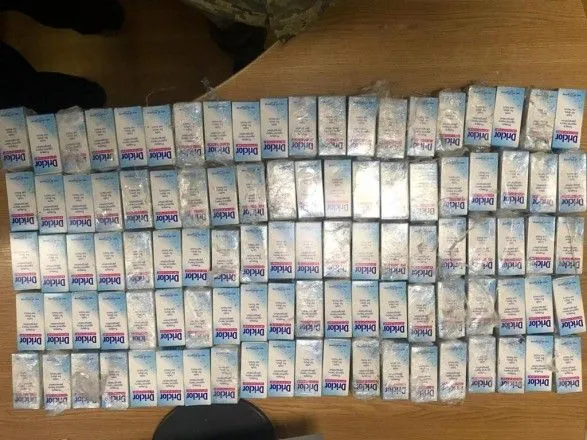 Іноземець намагався провезти у Росію більше 700 упаковок медпрепаратів