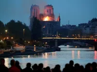YouTube прийняв палаючий Нотр-Дам у Парижі за фейкове відео - ЗМІ