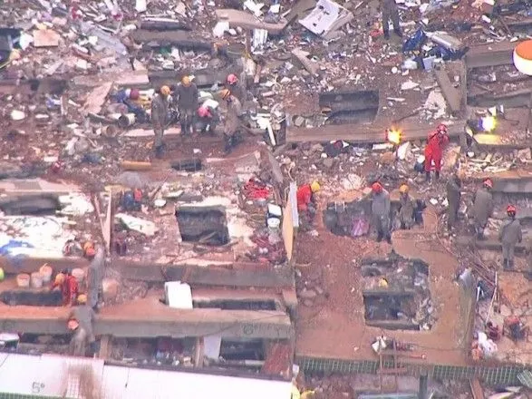 Число жертв обвала зданий в Рио-де-Жанейро возросло до 11