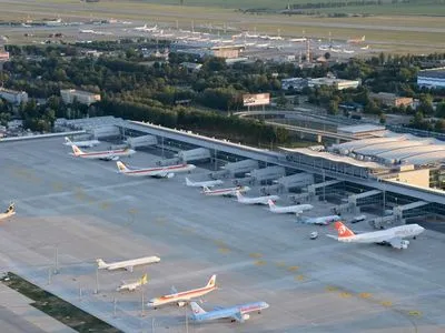 Аеропорти Києва працюють у штатному режимі попри негоду