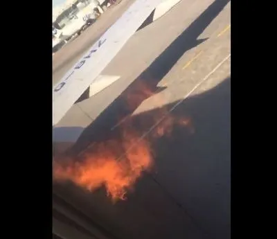 В аеропорту РФ літак загорівся прямо перед зльотом