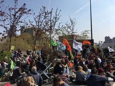 В Лондоне задержали более 500 участников экологической акции протеста