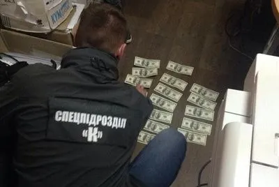 Чиновник мерії Житомира погорів на хабарі у 80 тис. грн