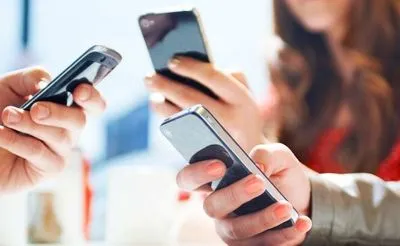 АМКУ закрив справу щодо трійки мобільних операторів