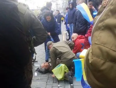 В центре Киева пожилому мужчине стало плохо
