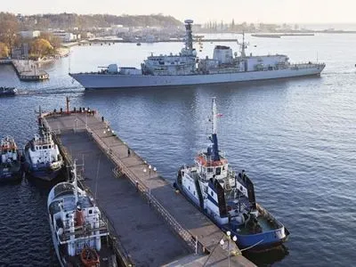 Шість кораблів НАТО увійшли у польський порт