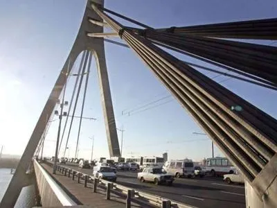 Завтра в Киеве частично ограничат движение транспорта на Северном мосту