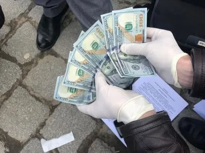 В Черновцах задержали инспектора ГФС при получении взятки от предпринимателя - ГБР