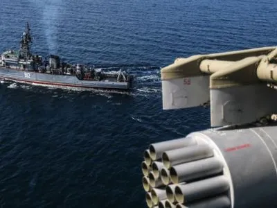 В Крыму во время учений сломался большой российский корабль