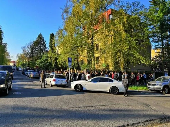 В Праге очереди из желающих проголосовать