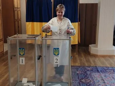 Украинцы в Кыргызстане голосуют на выборах президента