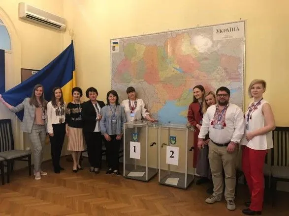 Вибори президента: в Румунії вже проголосували 20 українців