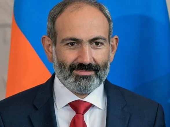 Премьер Армении поздравил Зеленского с победой на украинском языке