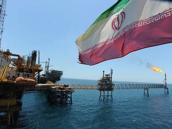 США планируют запретить другим странам импортировать нефть из Ирана