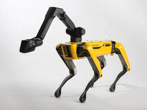 В Boston Dynamics показали роботів-собак в дії