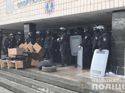 В Киеве рейдеры пытались захватить спорткомплекс