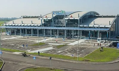 Аэропорт "Киев" эвакуировали из-за информации о минировании