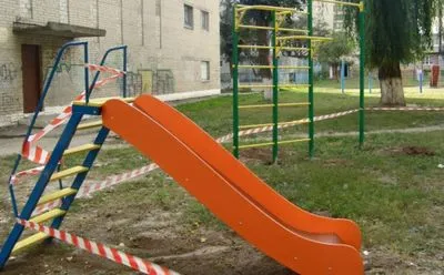 Во Львове на детской площадке нашли труп иностранца