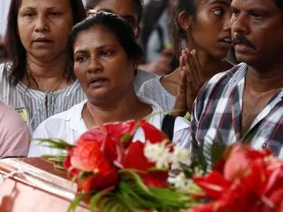 Перші похорони жертв вибухів проходять у Шрі-Ланці