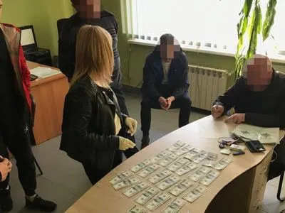 В Ровенской области разоблачили коррупционеров, которые помогали с регистрацией недвижимости