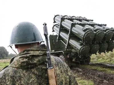РФ нарощує сили поблизу українських кордонів - Полторак