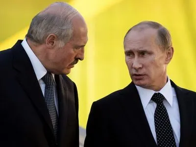 Володимир Путін планує залишитися при владі після 2024 року і об'єднати РФ і Білорусь - Bloomberg