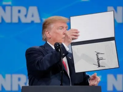 Трамп отзывает подпись под международным договором о торговле оружием