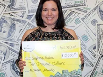 Безработная американка дважды выиграла в скретч-лотерею