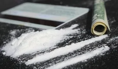 Гражданин Германии, который пытался ввезти в Украину более 1 кг кокаина, предстал перед судом