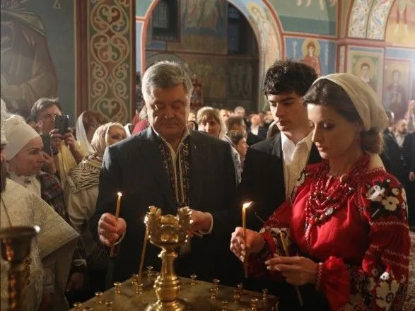 Президент бере участь у Великодньому богослужінні у Свято-Михайлівському Соборі
