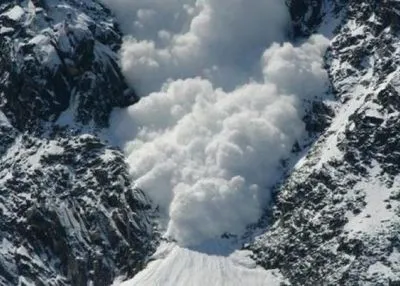 Синоптики предупредили о возможном сходе снежных лавин в Карпатах