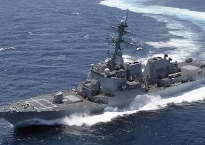Два эсминца ВМС США пересекли Тайваньский пролив