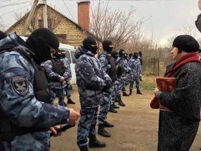 В Крыму после очередного обыска задержали крымского татарина