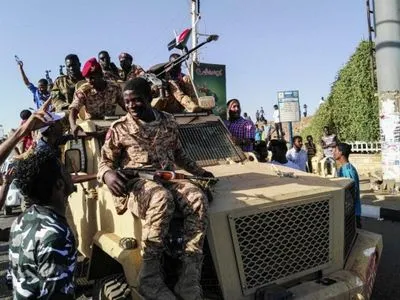 Прокурор Судана распорядился допросить свергнутого президента по делу о финансовом терроризме